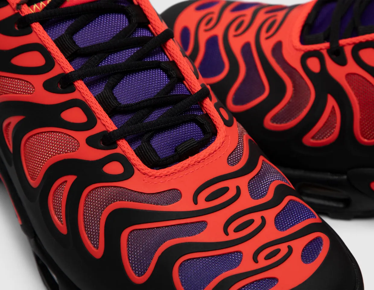 Nike Air Max Plus REM Black / Bright Crimson - Field Purple